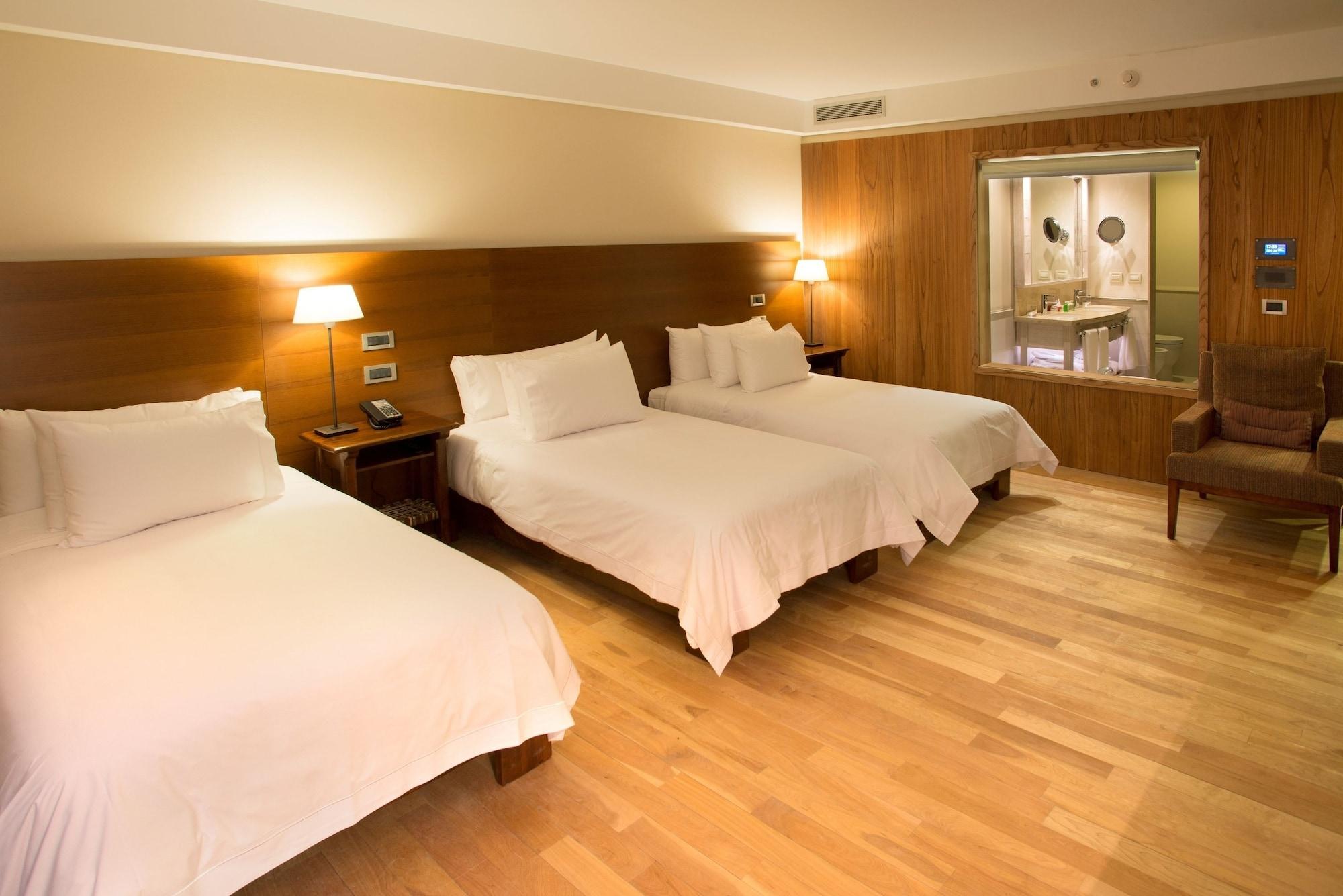 Arakur Ushuaia Resort & Spa ภายนอก รูปภาพ A room at the hotel
