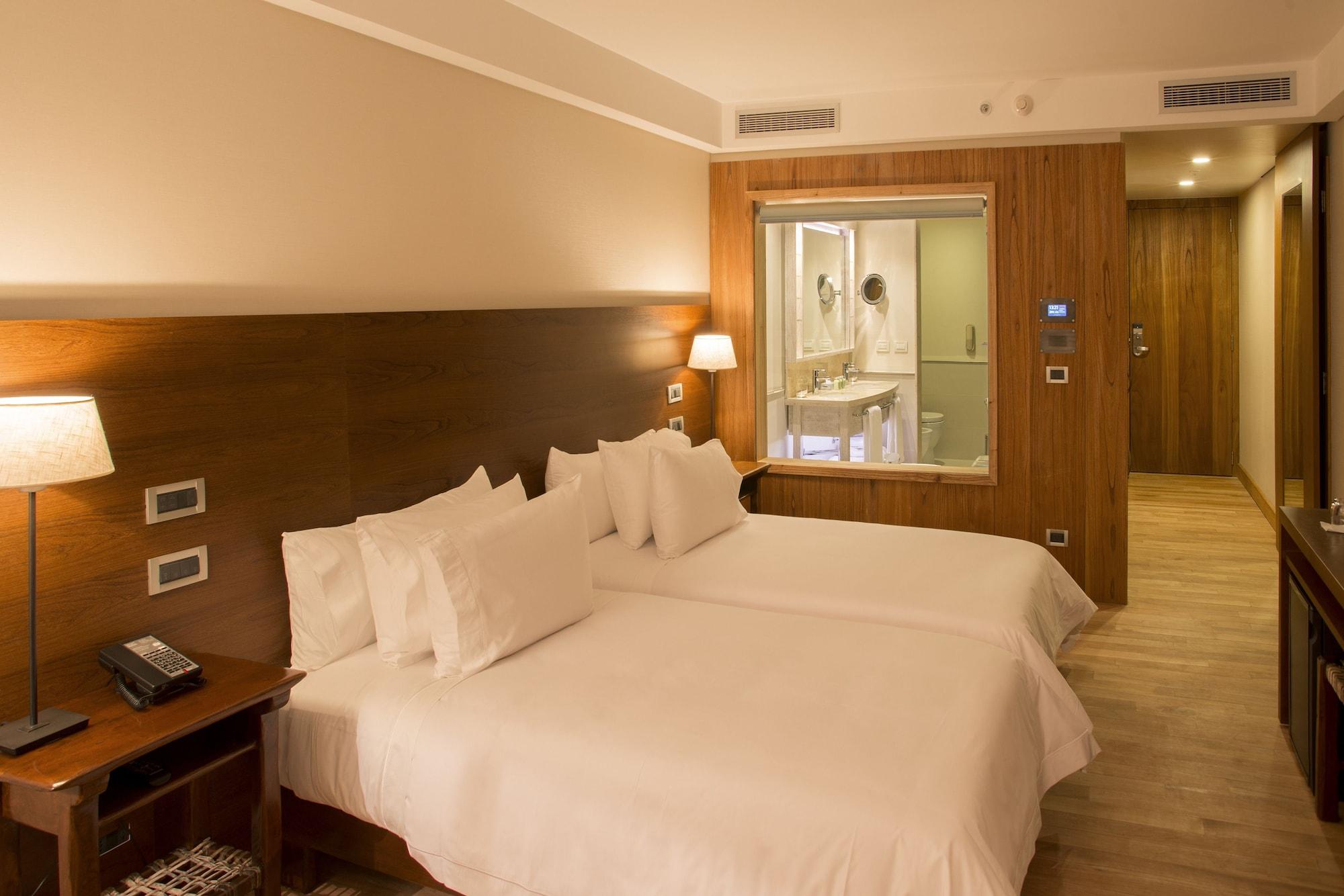 Arakur Ushuaia Resort & Spa ภายนอก รูปภาพ A room at the hotel