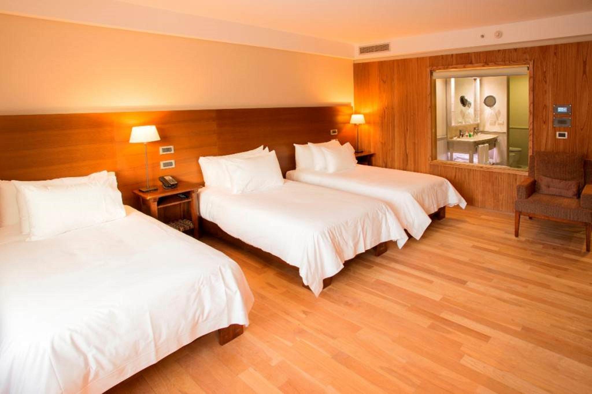 Arakur Ushuaia Resort & Spa ภายนอก รูปภาพ A room at the hotel