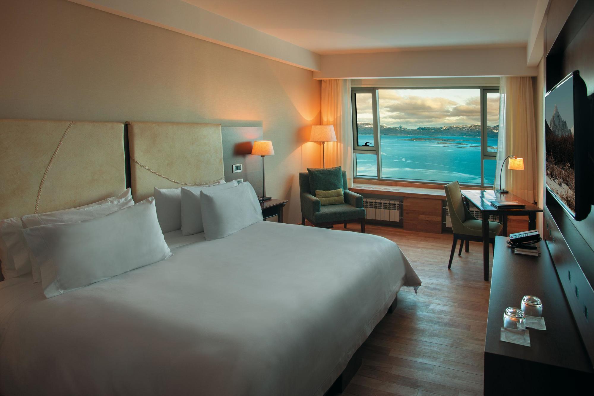 Arakur Ushuaia Resort & Spa ภายนอก รูปภาพ A room at the hotel