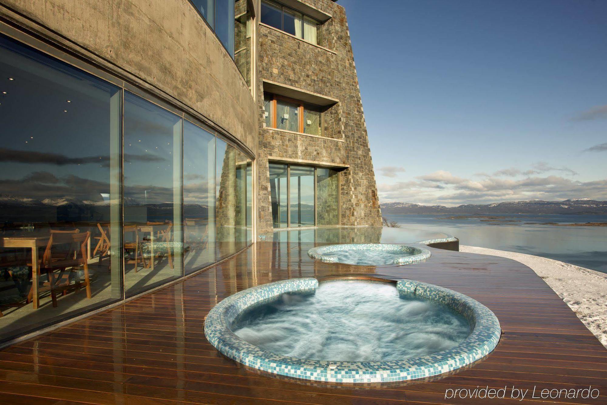 Arakur Ushuaia Resort & Spa ภายนอก รูปภาพ The hot tubs at the hotel